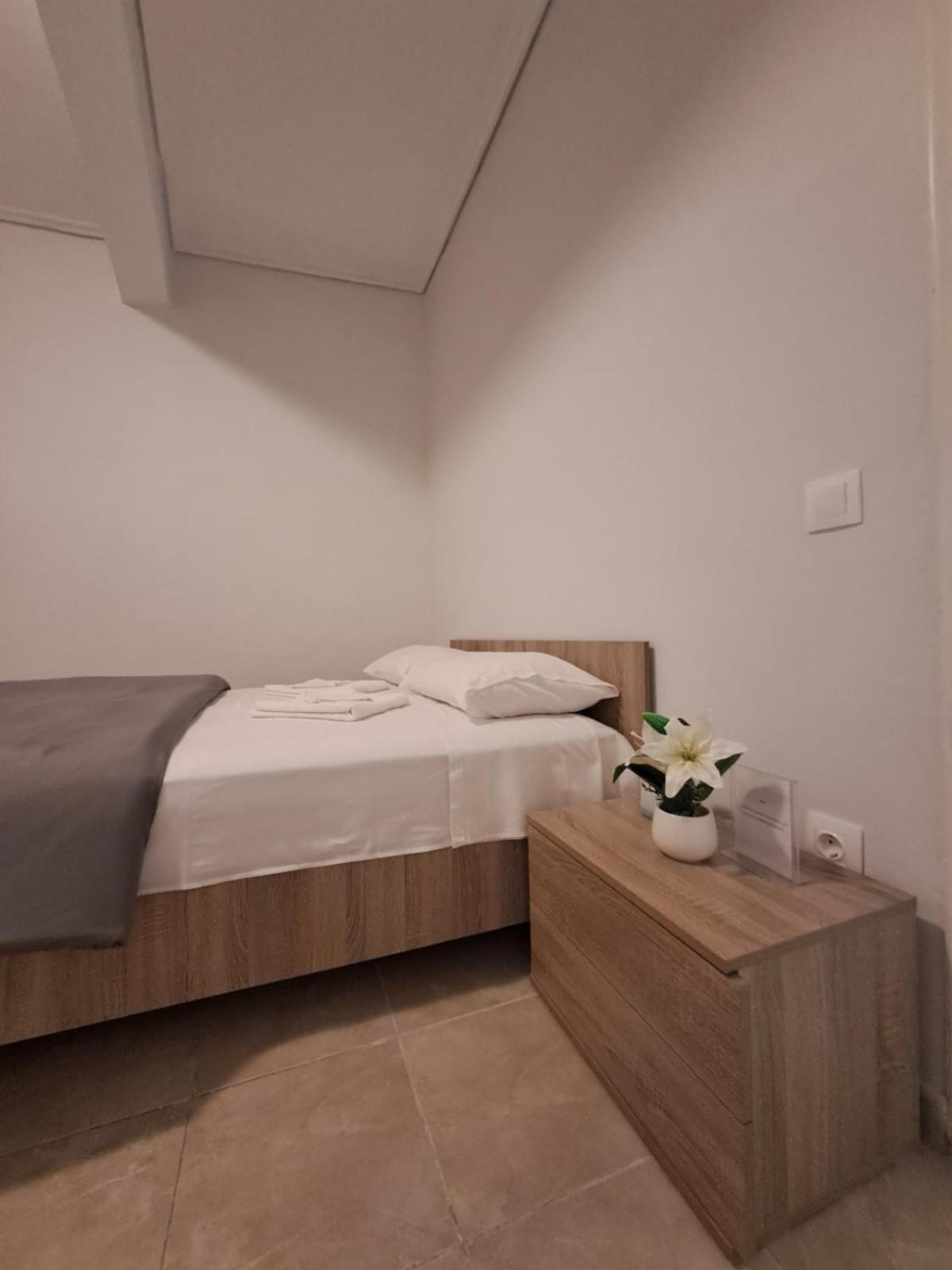 Lysandros Comfortable Apartments In Athens, Near The Metro Екстер'єр фото